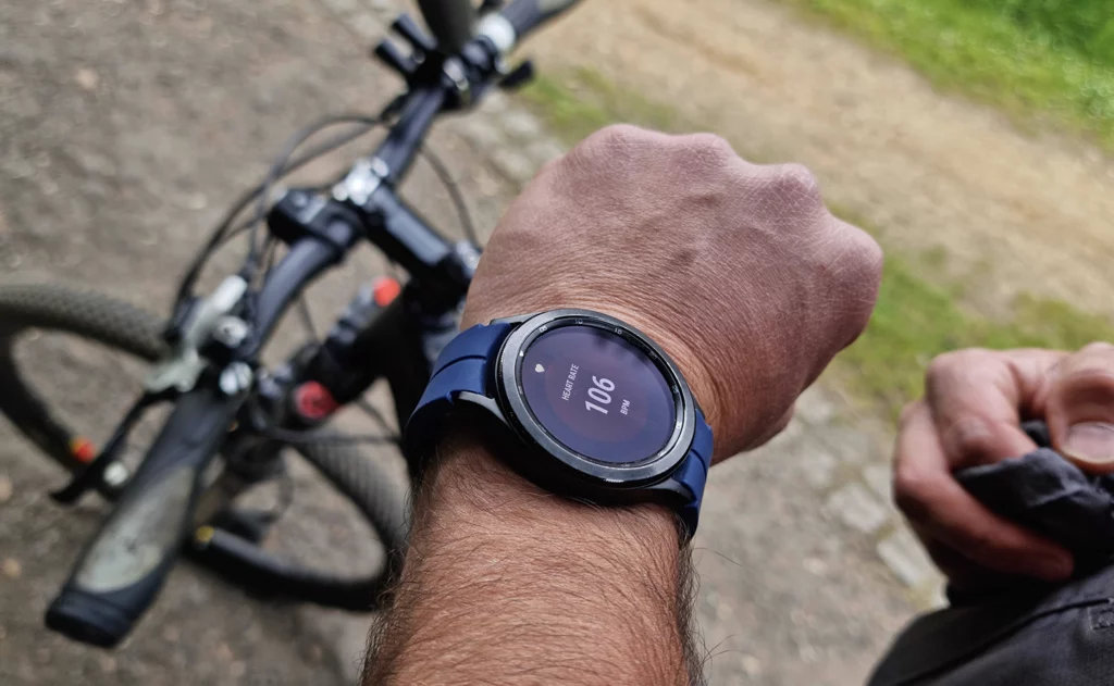 Live heart rate display, Velocity GPS Dashboard for Wear OS
