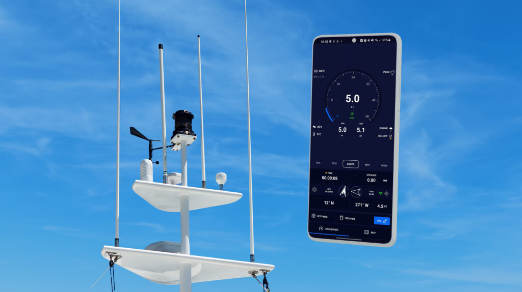 Boat's mast with GPS and Wind sensors (left), Mariner GPS Dashboard 3.8 for Android (right)