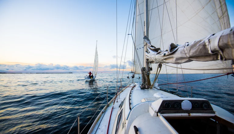 Winter Weather Sailing: Handling Snow, Ice, and Strong Winds